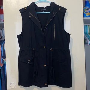 Hooded utility vest